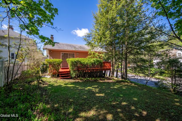 393 W Lawrence Street, Albany, NY 12208