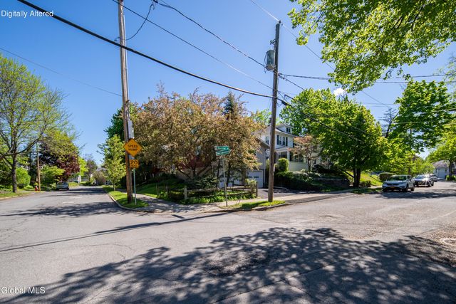 393 W Lawrence Street, Albany, NY 12208