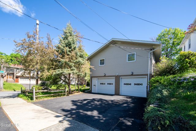393 W Lawrence Street, Albany, NY 12208