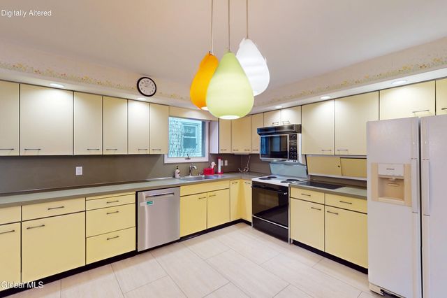 393 W Lawrence Street, Albany, NY 12208