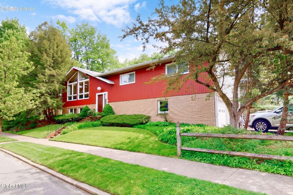 393 W Lawrence Street, Albany, NY 12208