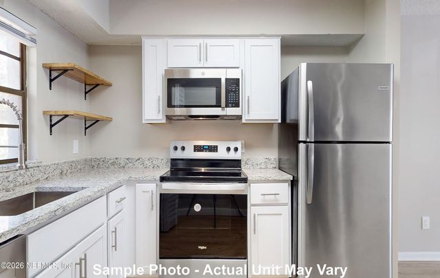 2111 FIRESTONE Road 3, Jacksonville, FL 32210