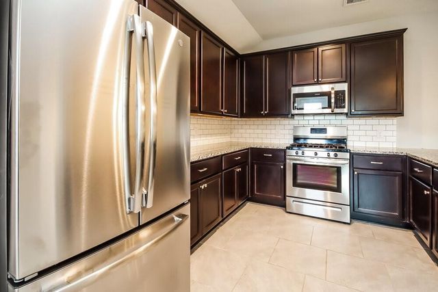 622 Harvest Bluff Drive, Rosharon, TX 77583