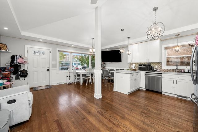 7457 W 64th Street, Summit, IL 60501