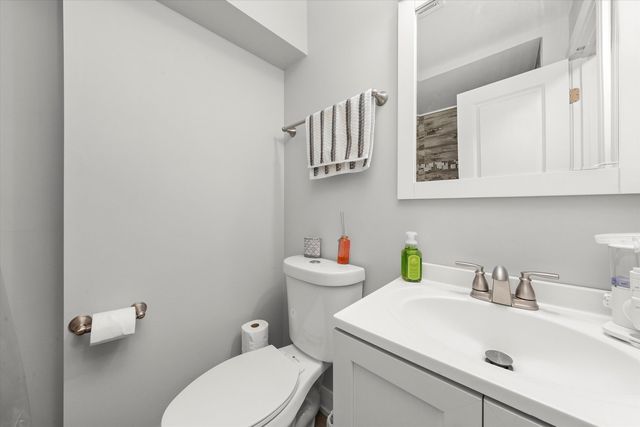 7457 W 64th Street, Summit, IL 60501