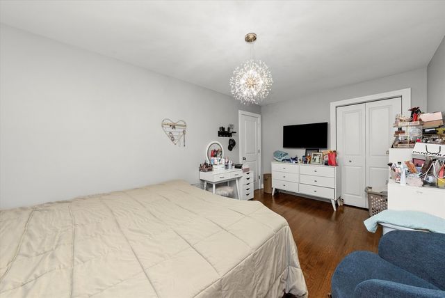 7457 W 64th Street, Summit, IL 60501