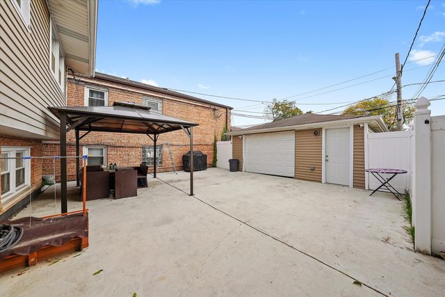 7457 W 64th Street, Summit, IL 60501