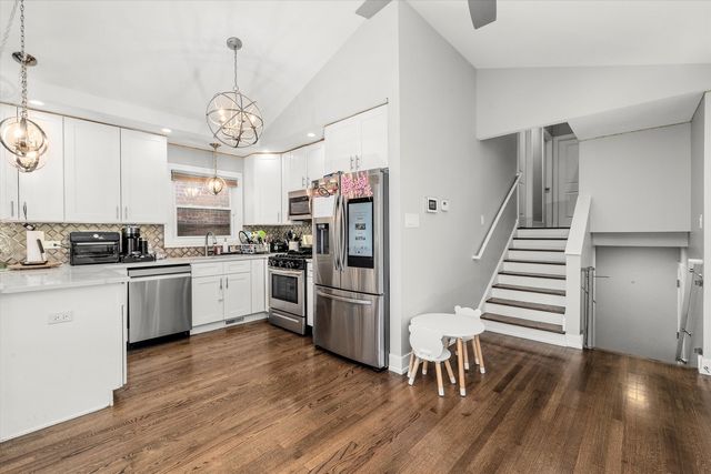 7457 W 64th Street, Summit, IL 60501