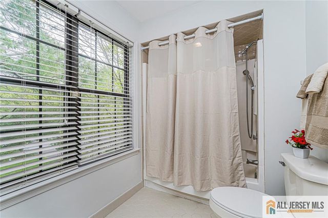 612 Chester Court, Helmetta, NJ 08828