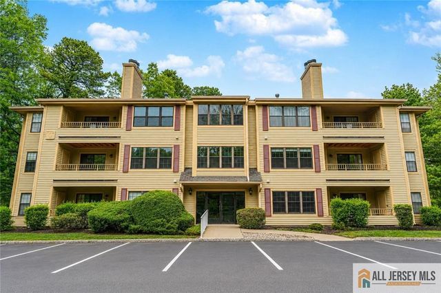 612 Chester Court, Helmetta, NJ 08828