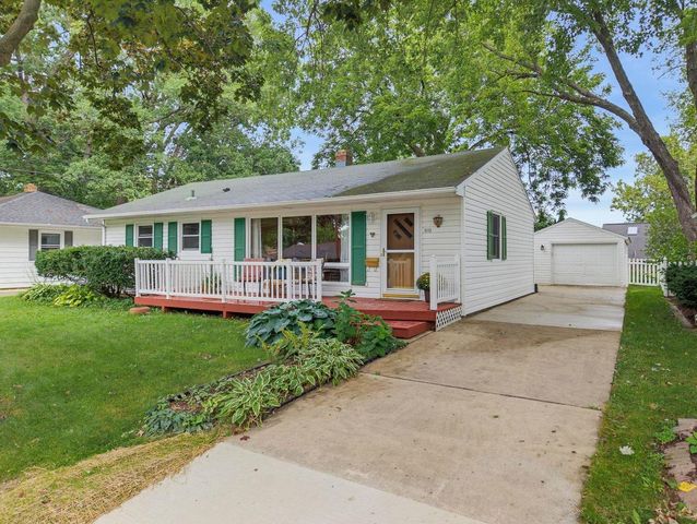 5112 Arrowhead Drive, Monona, WI 53716