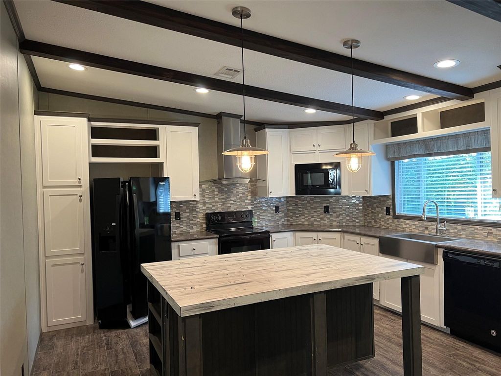 20615 Lazy Creek Drive, New Caney, TX 77357