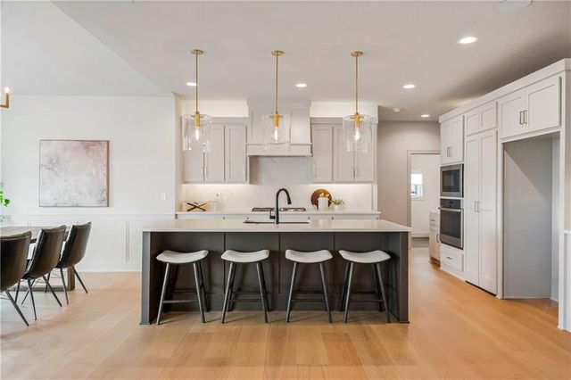 12506 W 184 Terrace, Overland Park, KS 66013