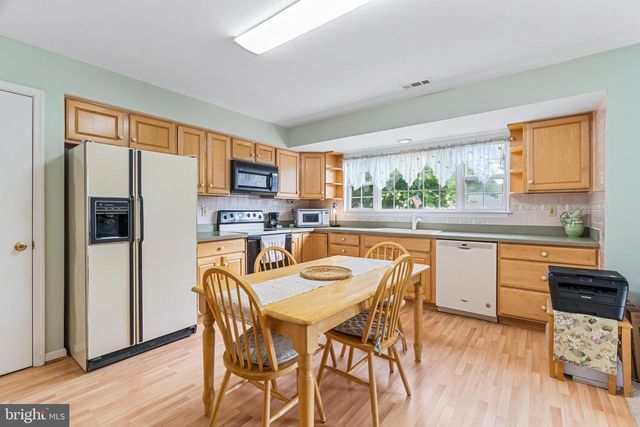 869 WATERFORD DR, Frederick, MD 21702