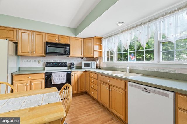 869 WATERFORD DR, Frederick, MD 21702