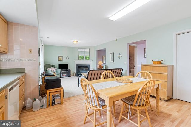 869 WATERFORD DR, Frederick, MD 21702