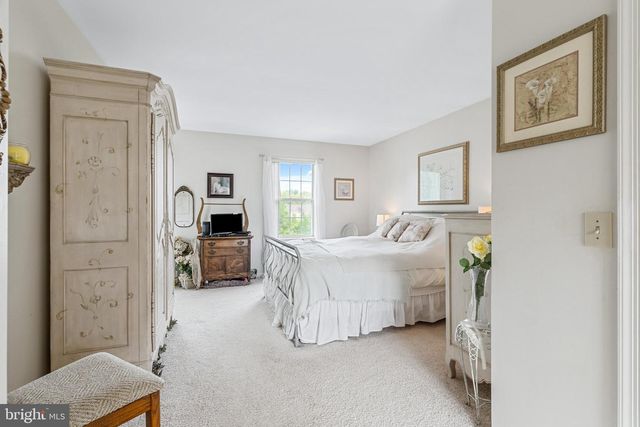 869 WATERFORD DR, Frederick, MD 21702
