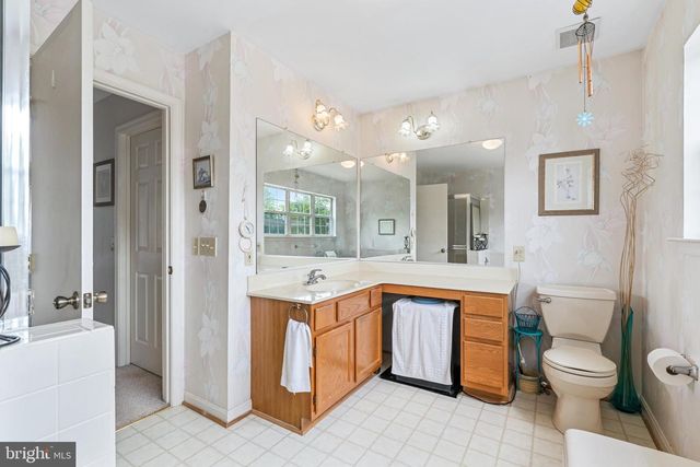 869 WATERFORD DR, Frederick, MD 21702