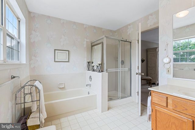 869 WATERFORD DR, Frederick, MD 21702