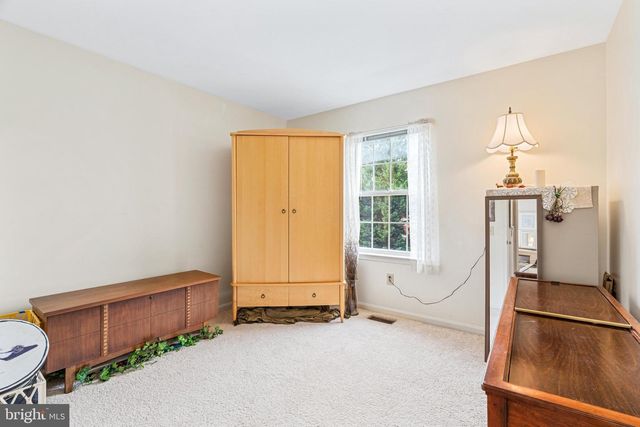 869 WATERFORD DR, Frederick, MD 21702