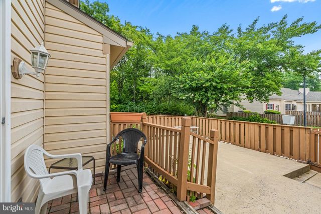 869 WATERFORD DR, Frederick, MD 21702