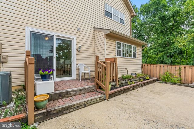 869 WATERFORD DR, Frederick, MD 21702
