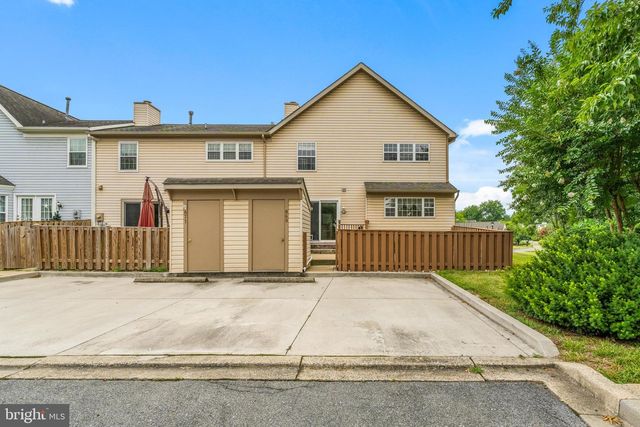 869 WATERFORD DR, Frederick, MD 21702
