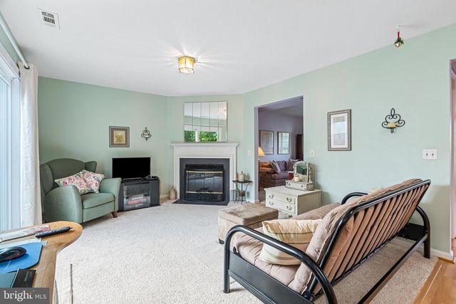 869 WATERFORD DR, Frederick, MD 21702