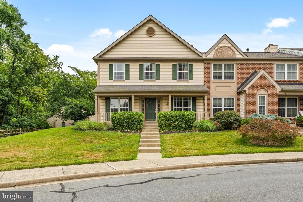 869 WATERFORD DR, Frederick, MD 21702