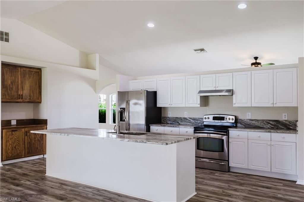 Image 13 of property listing at 408 NE 25th ST, Cape Coral, FL 33909