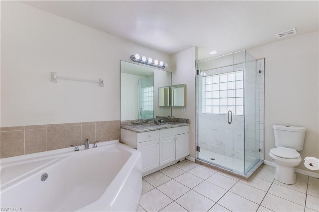 Image 20 of property listing at 408 NE 25th ST, Cape Coral, FL 33909