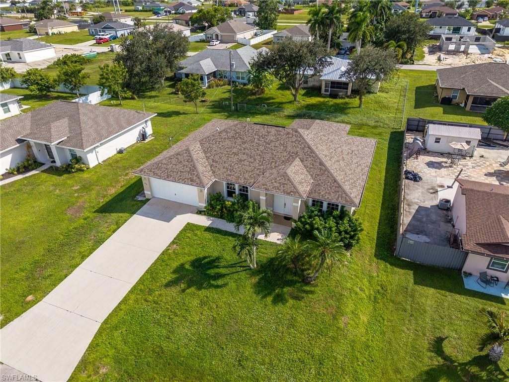 Image 3 of property listing at 408 NE 25th ST, Cape Coral, FL 33909