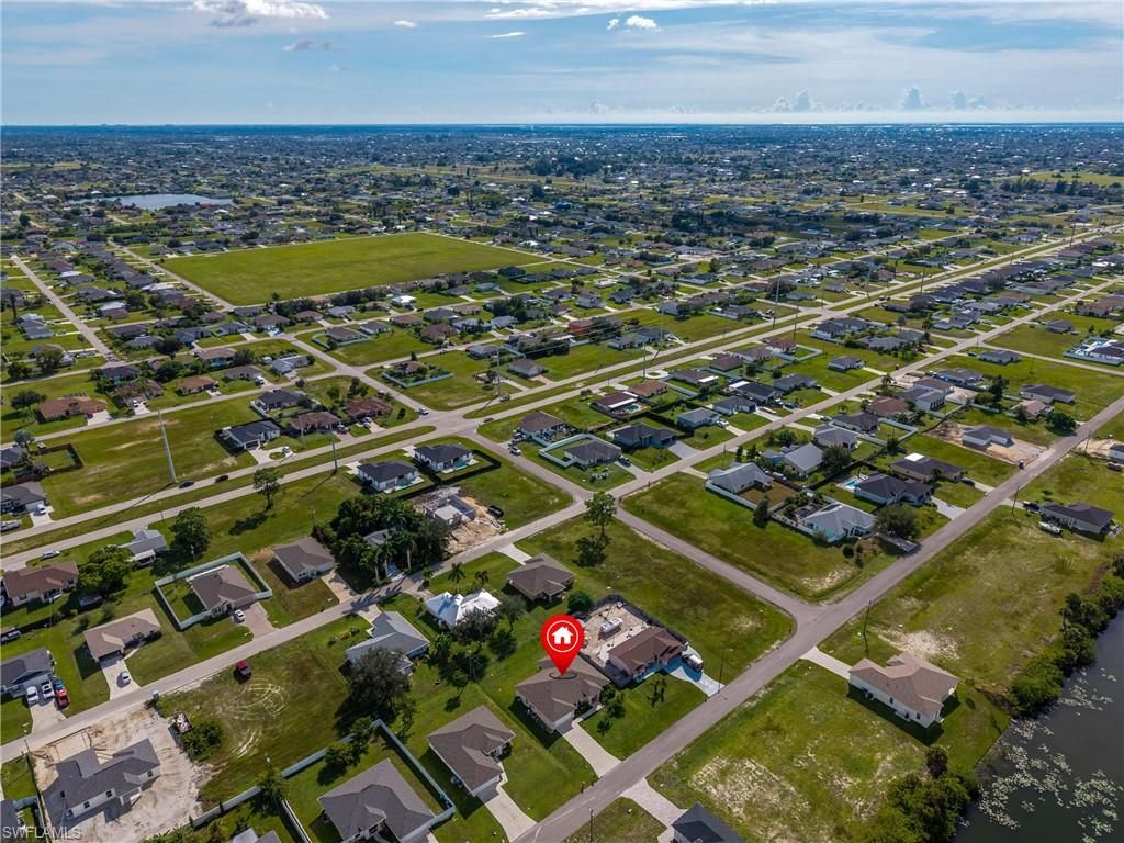 Image 34 of property listing at 408 NE 25th ST, Cape Coral, FL 33909