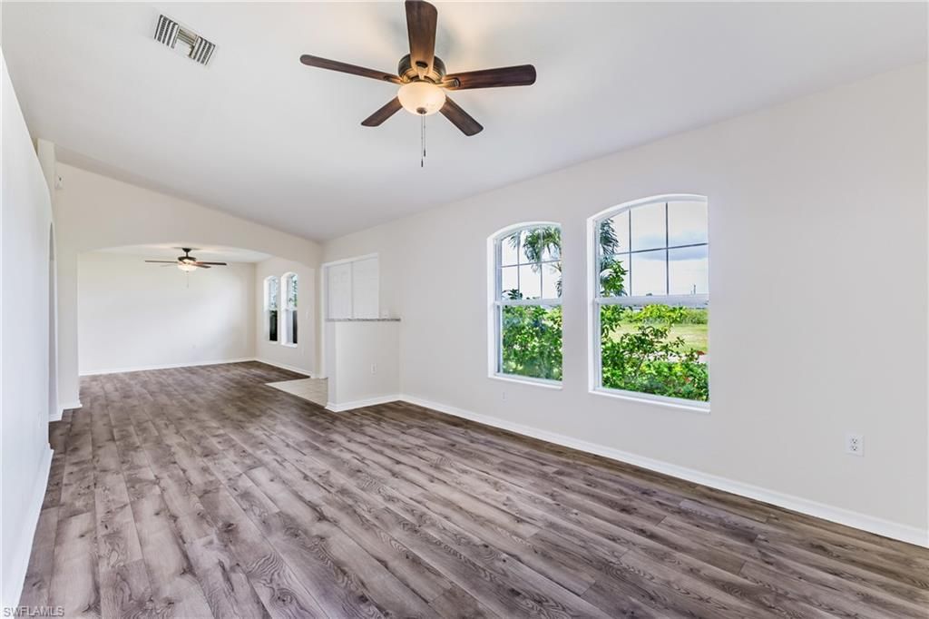 Image 6 of property listing at 408 NE 25th ST, Cape Coral, FL 33909
