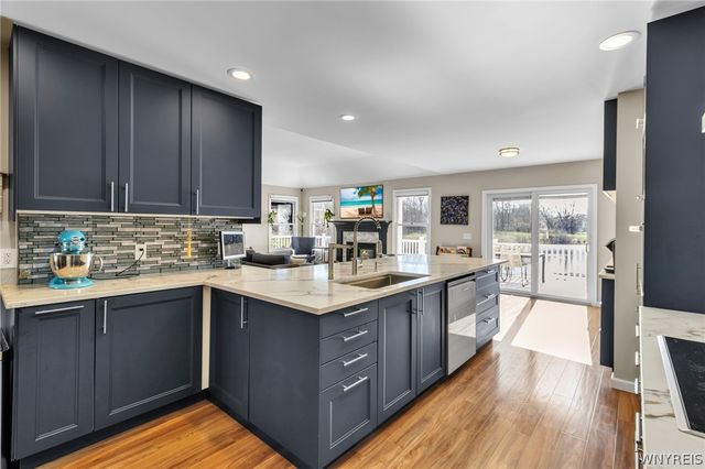 9574 English Ivy Court, Clarence, NY 14032