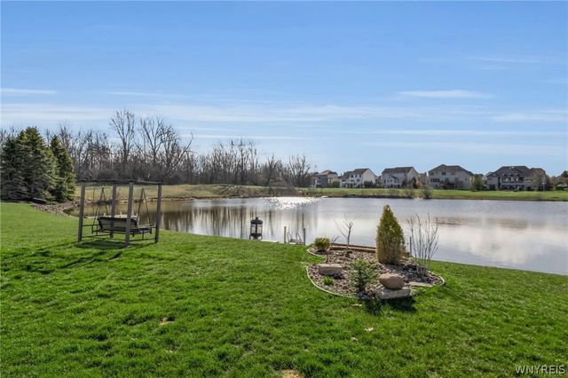 9574 English Ivy Court, Clarence, NY 14032