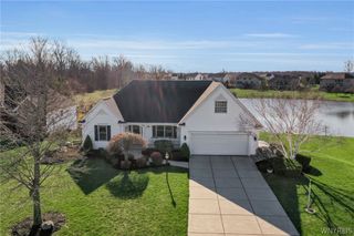9574 English Ivy Court, Clarence, NY 14032
