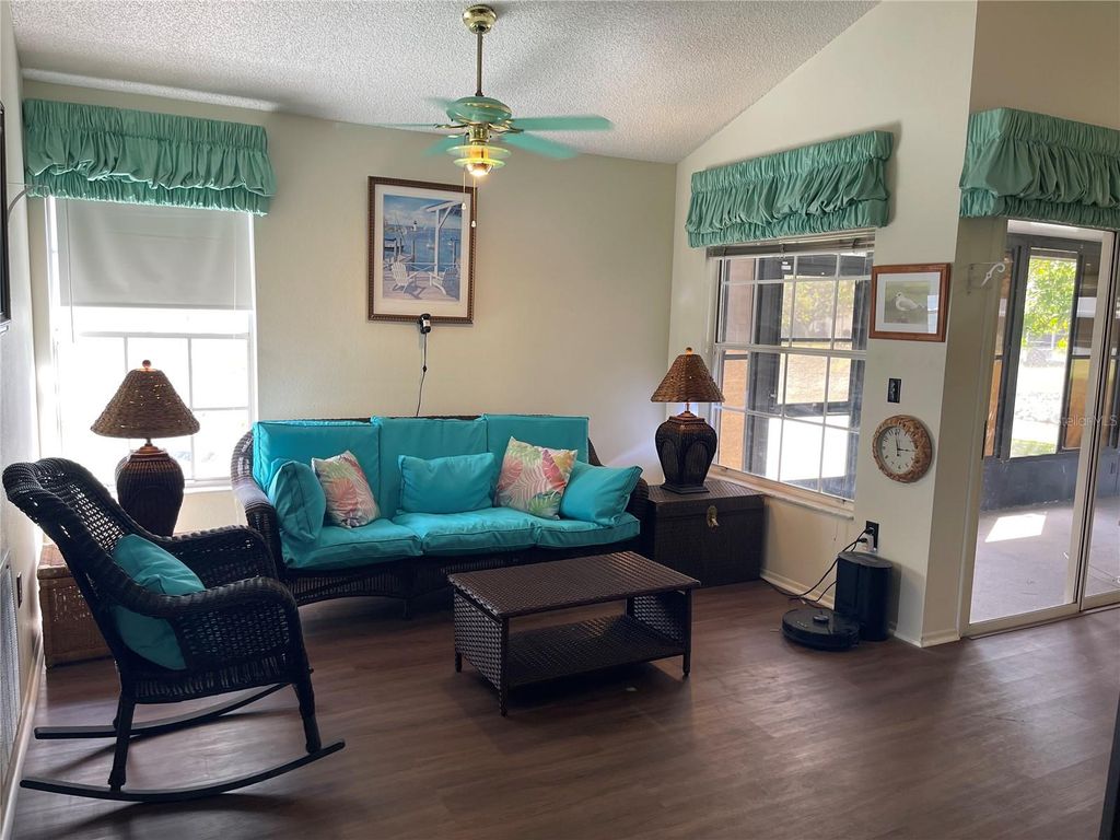 Image 2 of property listing at 4008 37TH STREET COURT W, Bradenton, FL 34205