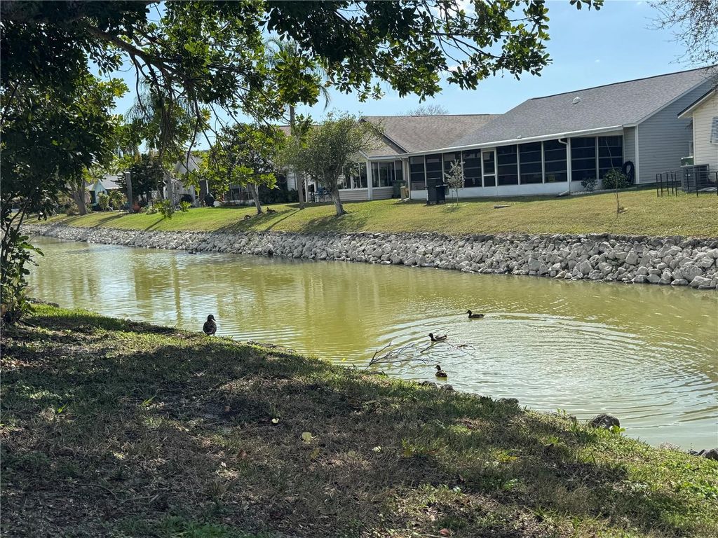 Image 19 of property listing at 4008 37TH STREET COURT W, Bradenton, FL 34205