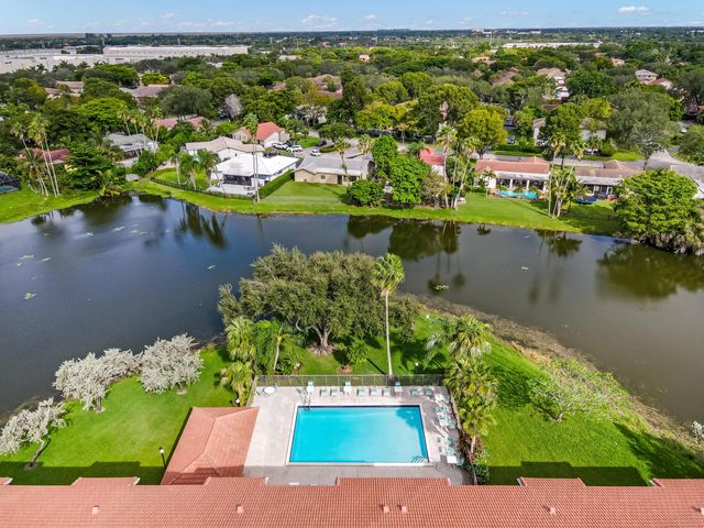 11477 NW 39th Court 301-1, Coral Springs, FL 33065