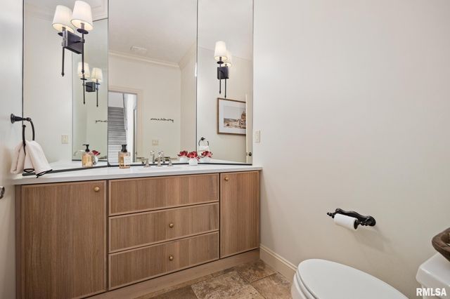 6531 N GREENWICH Place, Peoria, IL 61615