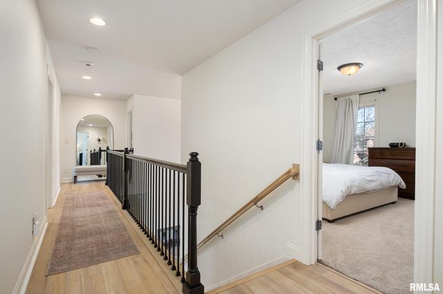 6531 N GREENWICH Place, Peoria, IL 61615