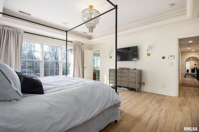 6531 N GREENWICH Place, Peoria, IL 61615