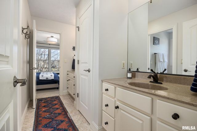 6531 N GREENWICH Place, Peoria, IL 61615