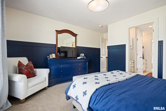 6531 N GREENWICH Place, Peoria, IL 61615