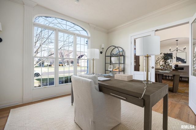 6531 N GREENWICH Place, Peoria, IL 61615