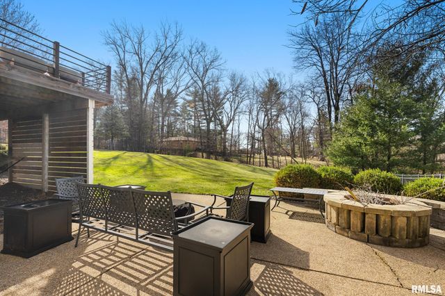 6531 N GREENWICH Place, Peoria, IL 61615