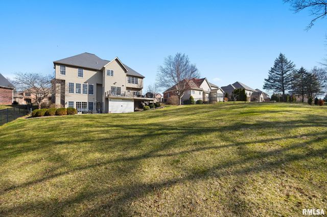 6531 N GREENWICH Place, Peoria, IL 61615