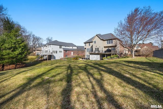 6531 N GREENWICH Place, Peoria, IL 61615