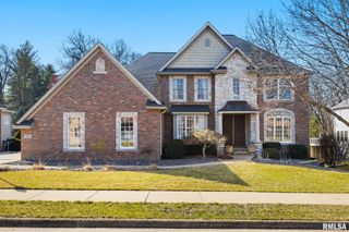 6531 N GREENWICH Place, Peoria, IL 61615